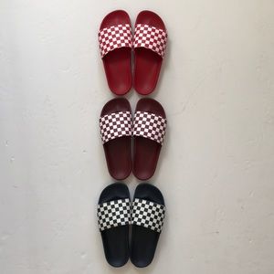 VANS CHECKERED SLIDES